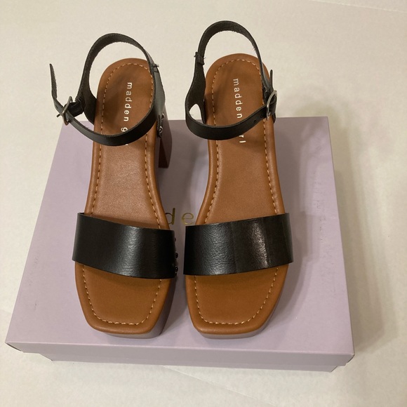 Madden Girl | New Women’s Danii Platform Sandals - Picture 2 of 7